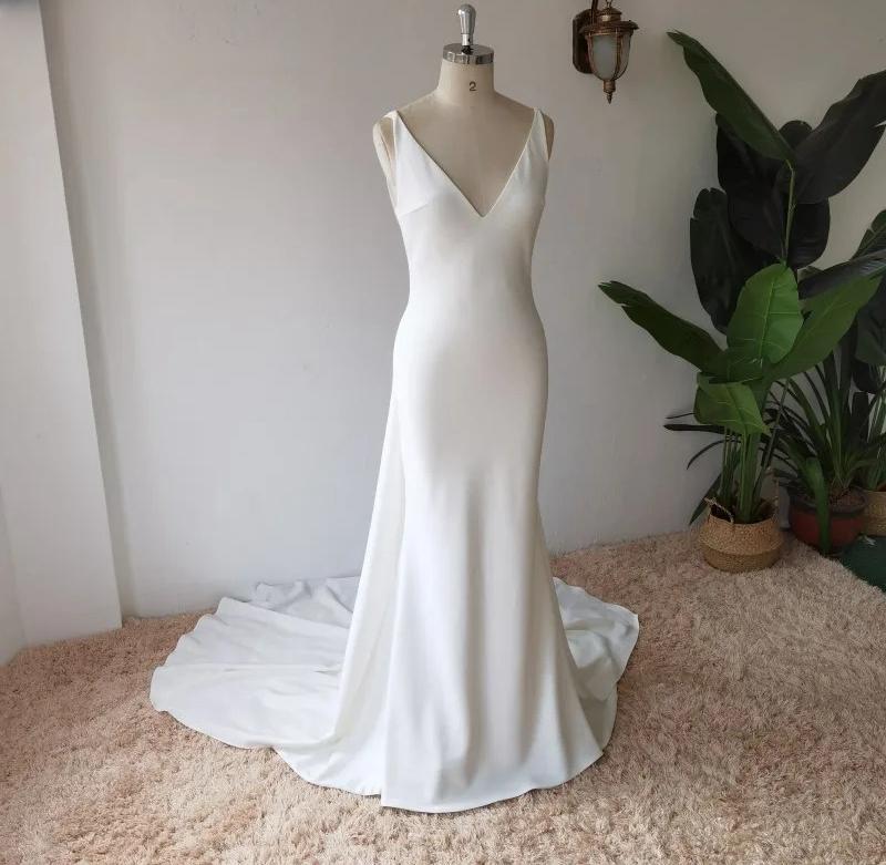 Umk Simple Satin Mermaid Wedding Dress Sexy Open Back Deep V Detachable Train Boho Bridal Gowns