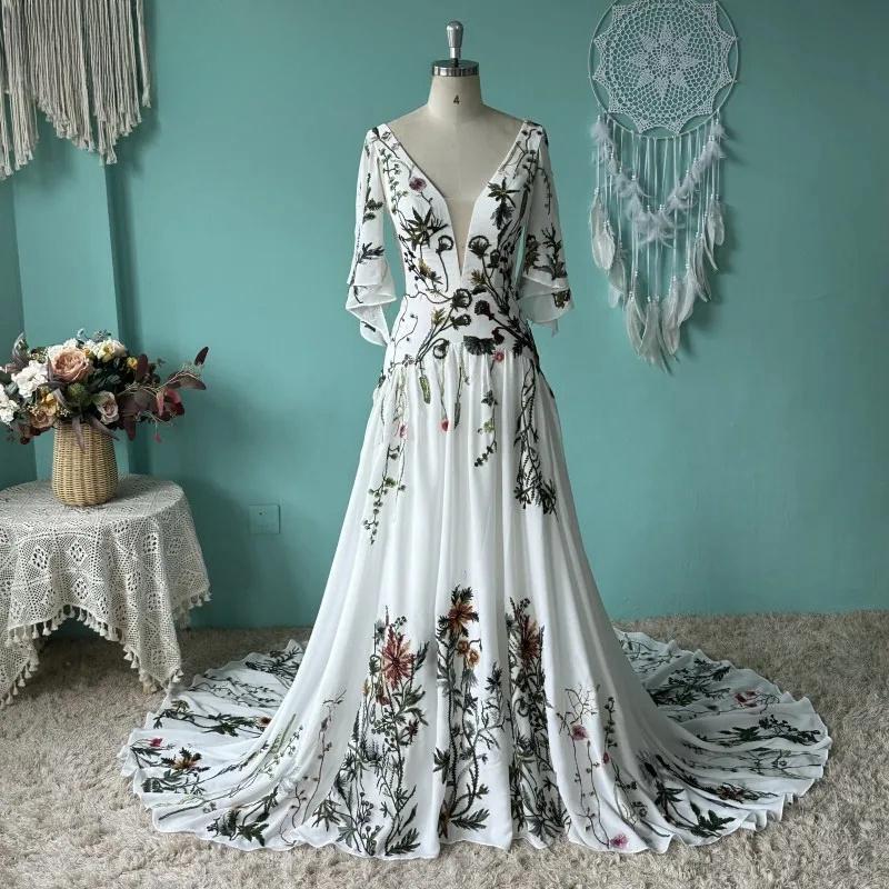 Umk Chic Colorful Embroidery Boho Wedding Dress Sexy V Neck Short Sleeve Open Back Chiffon Beach Bohemia Bridal Gowns